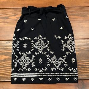 Ann Taylor Navy Pencil Skirt w/Eyelet Embroidery